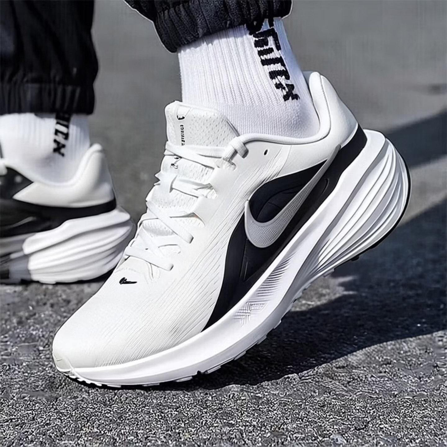 NIKE DOWNSHIFTER 14 Men's Runn - Lightweight Road Running Shoes recension och pris
