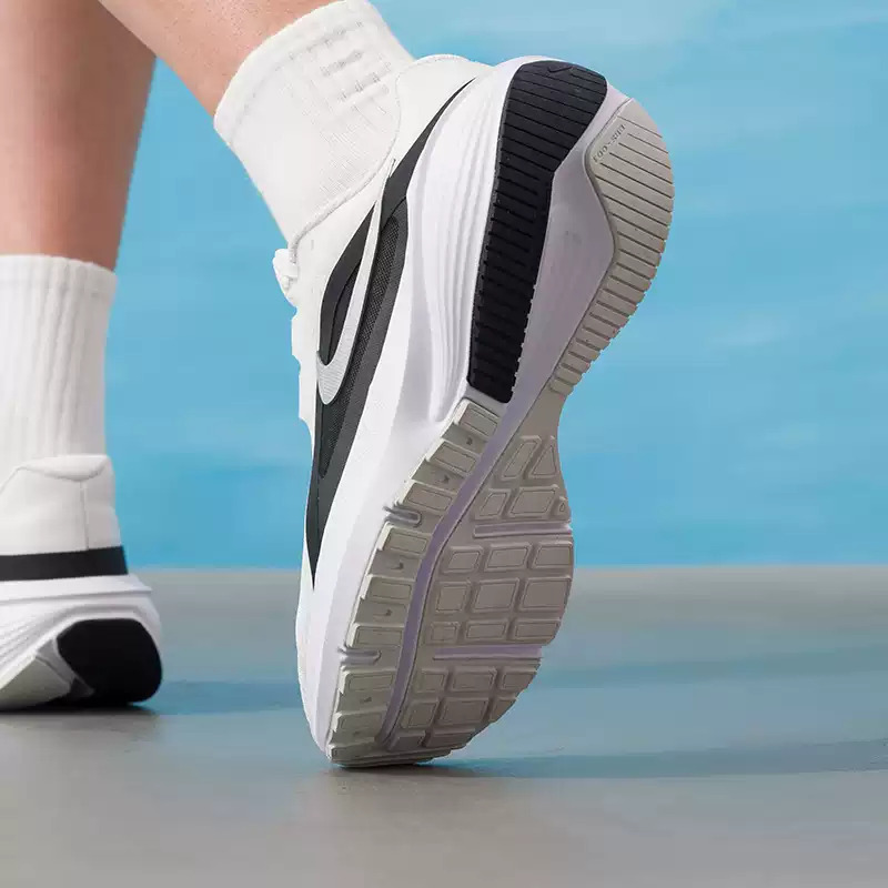 NIKE DOWNSHIFTER 14 Men's Runn - Lightweight Road Running Shoes recension och pris